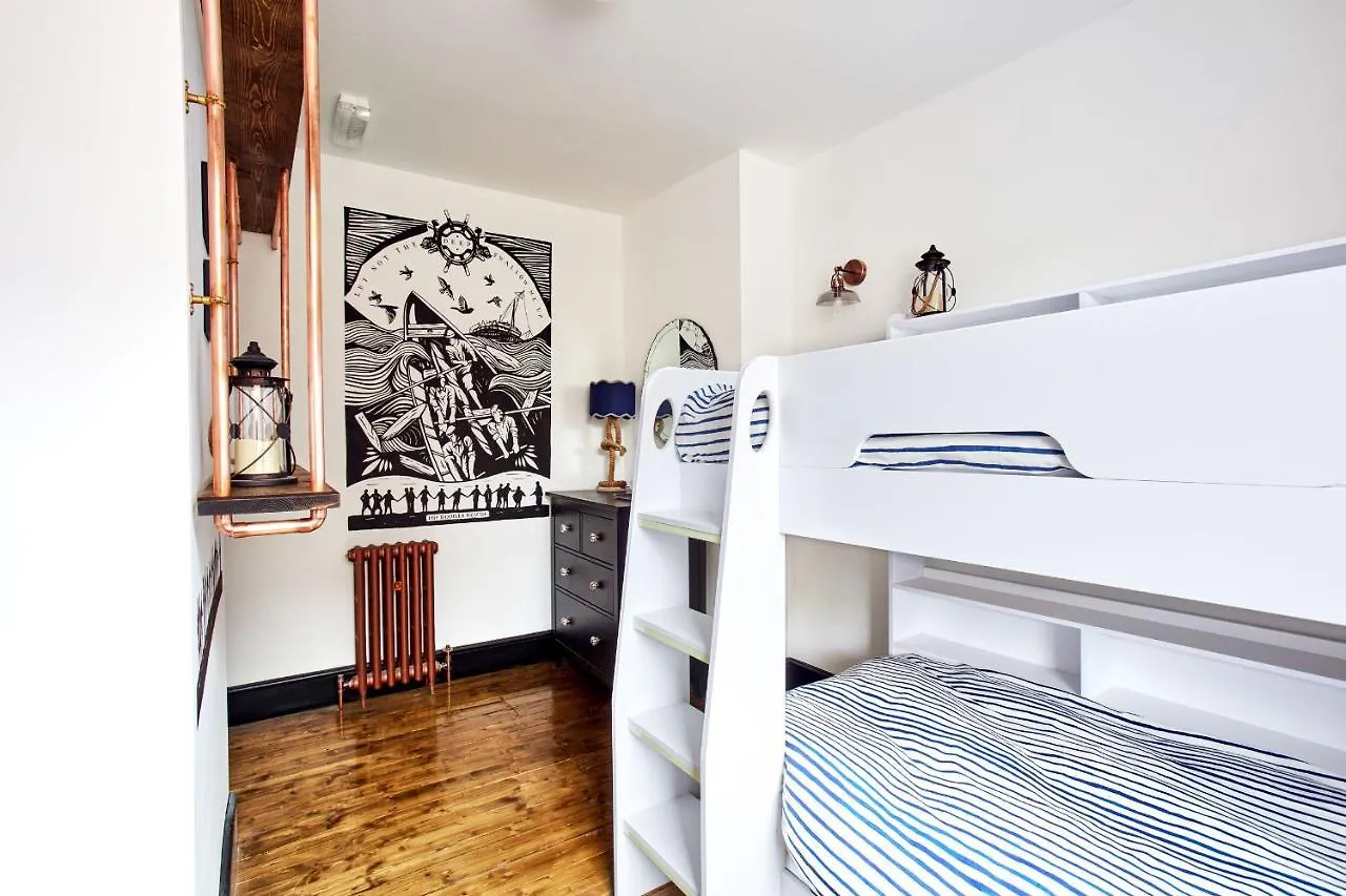 Jet Black Jewel Whitby Guest house