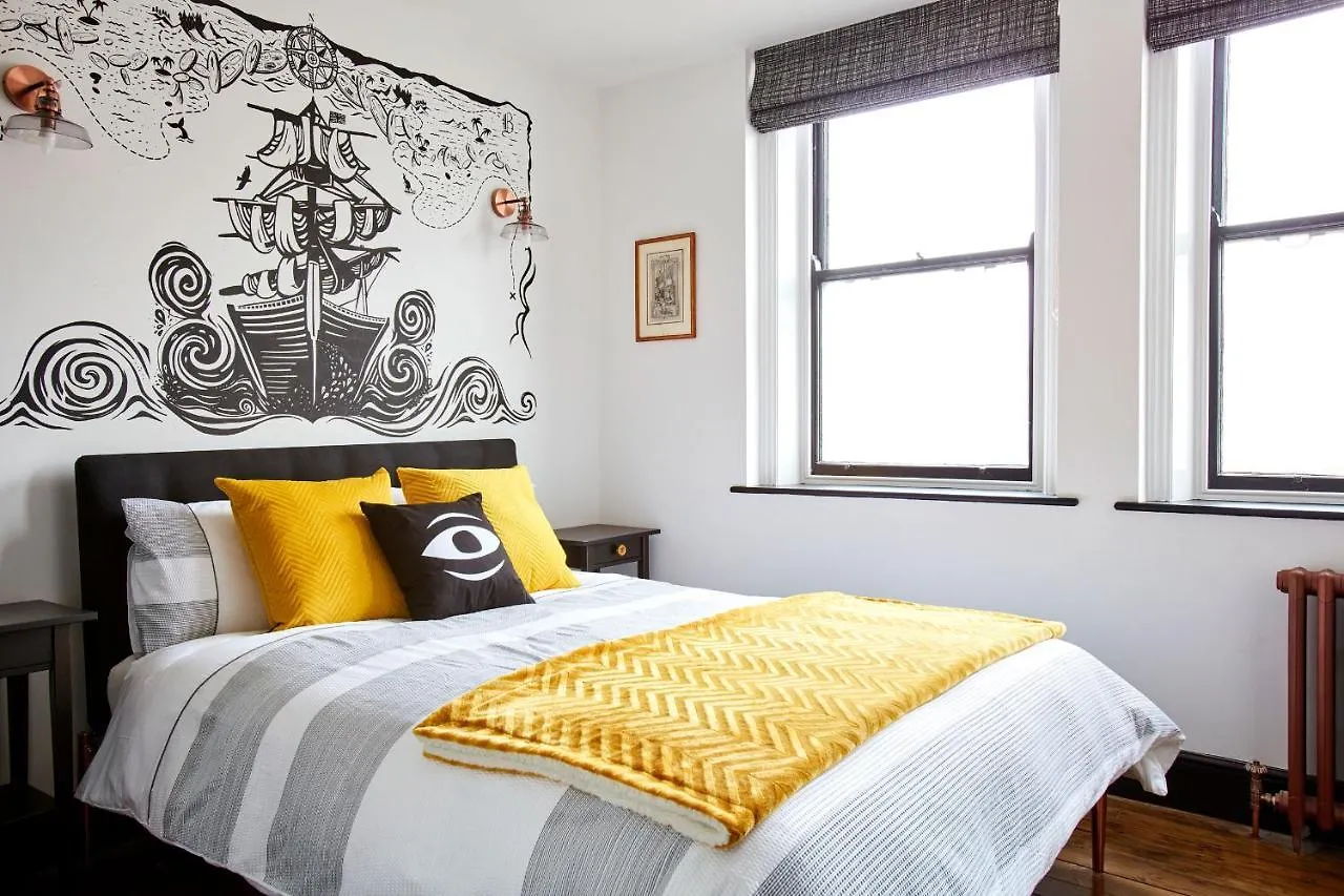 Jet Black Jewel Whitby Guest house